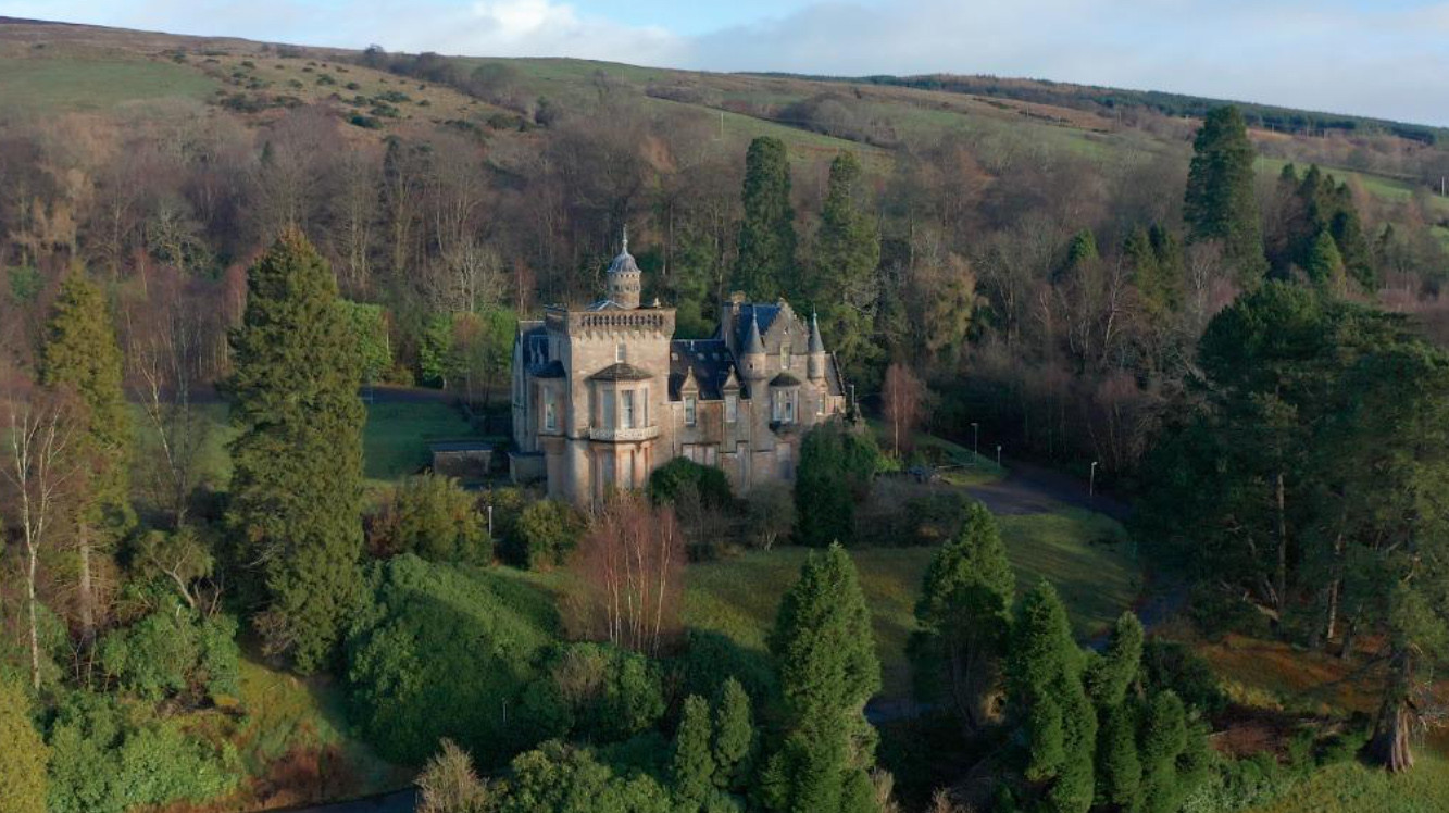 Funding to Convert an Historic Listed Building into Eight Luxury Apartments Funding to Convert an Historic Listed Building into Eight Luxury Apartments
